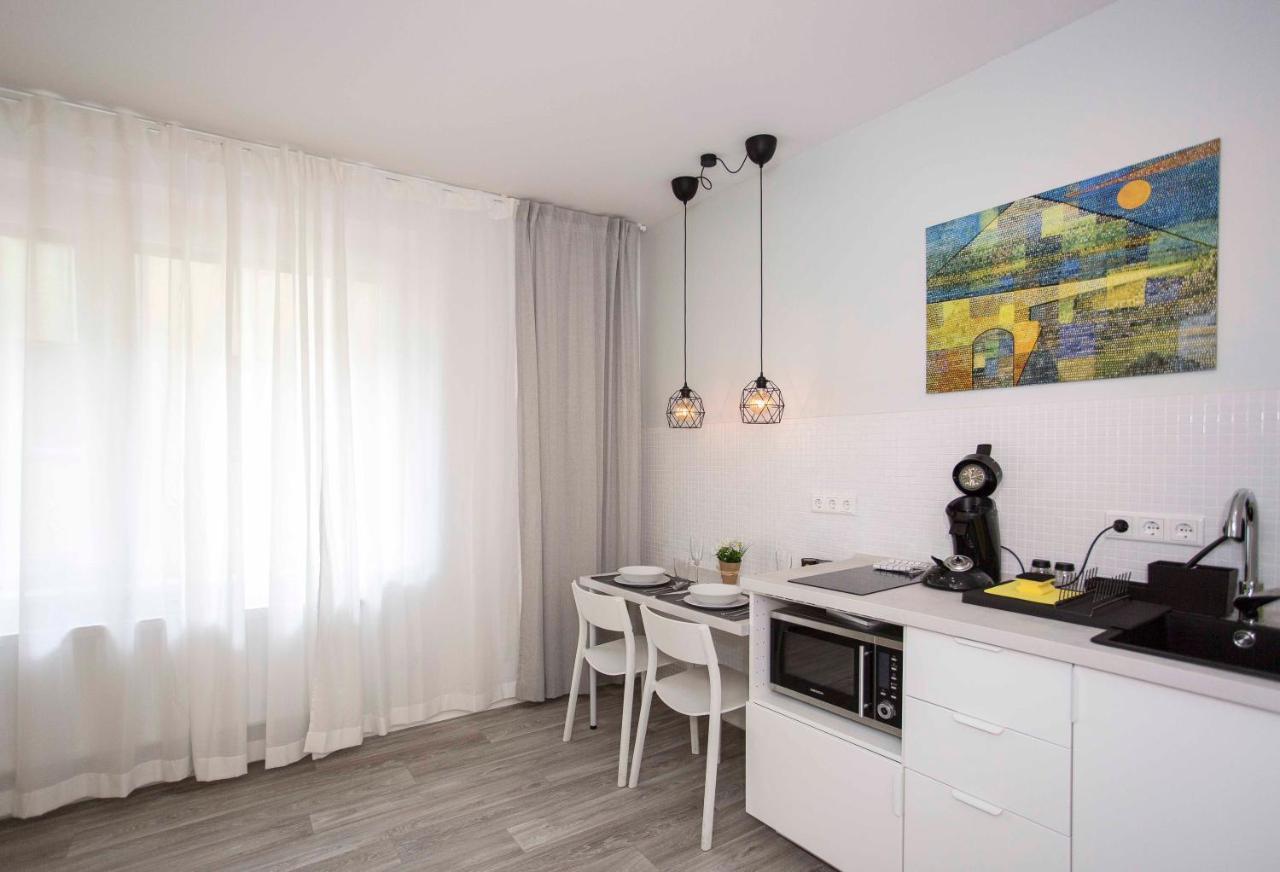 Zentral Gelegene, Helle Studio Apartments Nuremberga Exterior foto